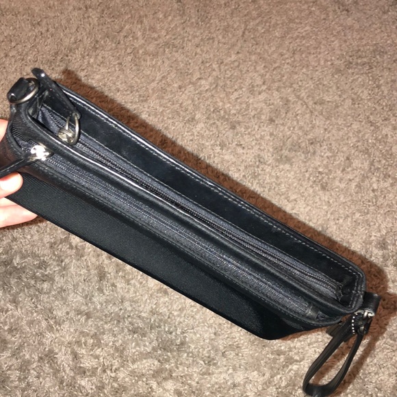 BLACK COACH WRISLET/CLUTCH - Picture 5 of 7